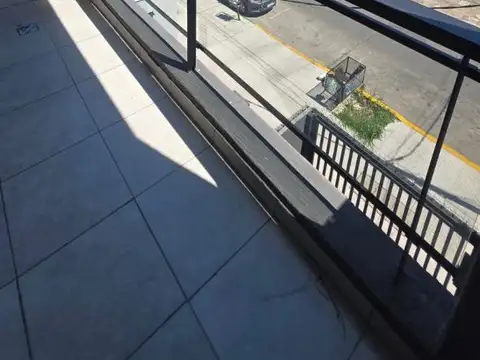 DPTO  MONOAMB.súper AMPLIO, con balcón. a ESTRENAR con ZOOM .Caseros