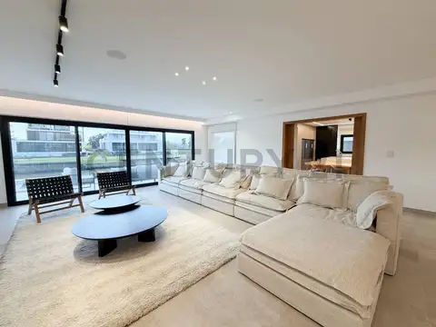 VENTA CASA A ESTRENAR , ORIENTACION NORTE EN EL YACHT.