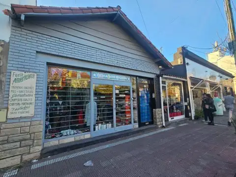 Venta en block 2 locales mas una vivienda en planta baja-Chauvin-Mar del Plata