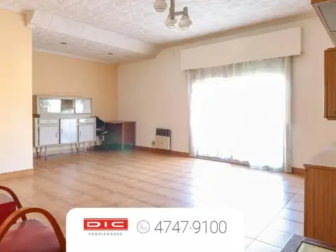 Casa 3 ambientes con 2 locales y amplio patio Venta - Boulogne