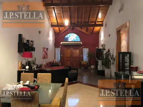 Casa 4 ambientes con 4 baños
