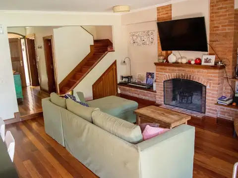 Casa en Alquiler Temporal con 3 cocheras