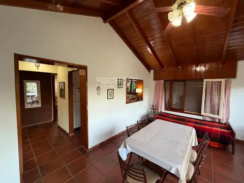 Casa 3 ambientes con 2 baños