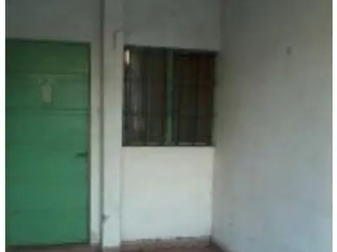 Casa 5 ambientes con 1 baño