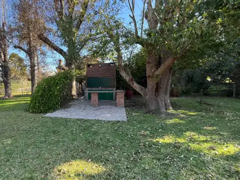 Casa en Alquiler con 4 cocheras