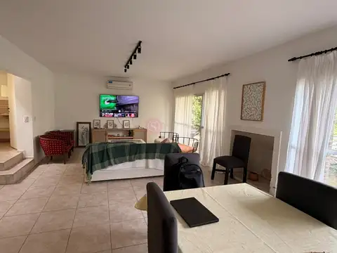 Casa 5 ambientes con 4 baños