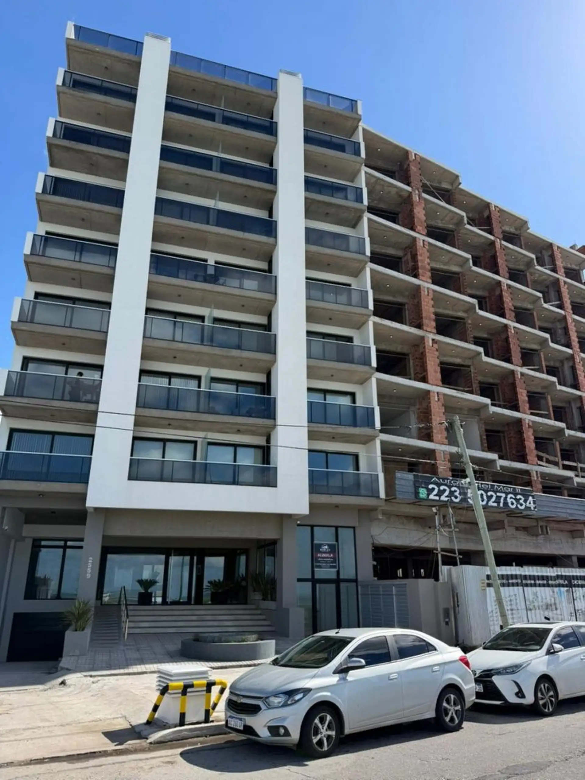 Venta semipiso 3 ambientes con cochera cubierta en Aurora del Mar I, frente al mar