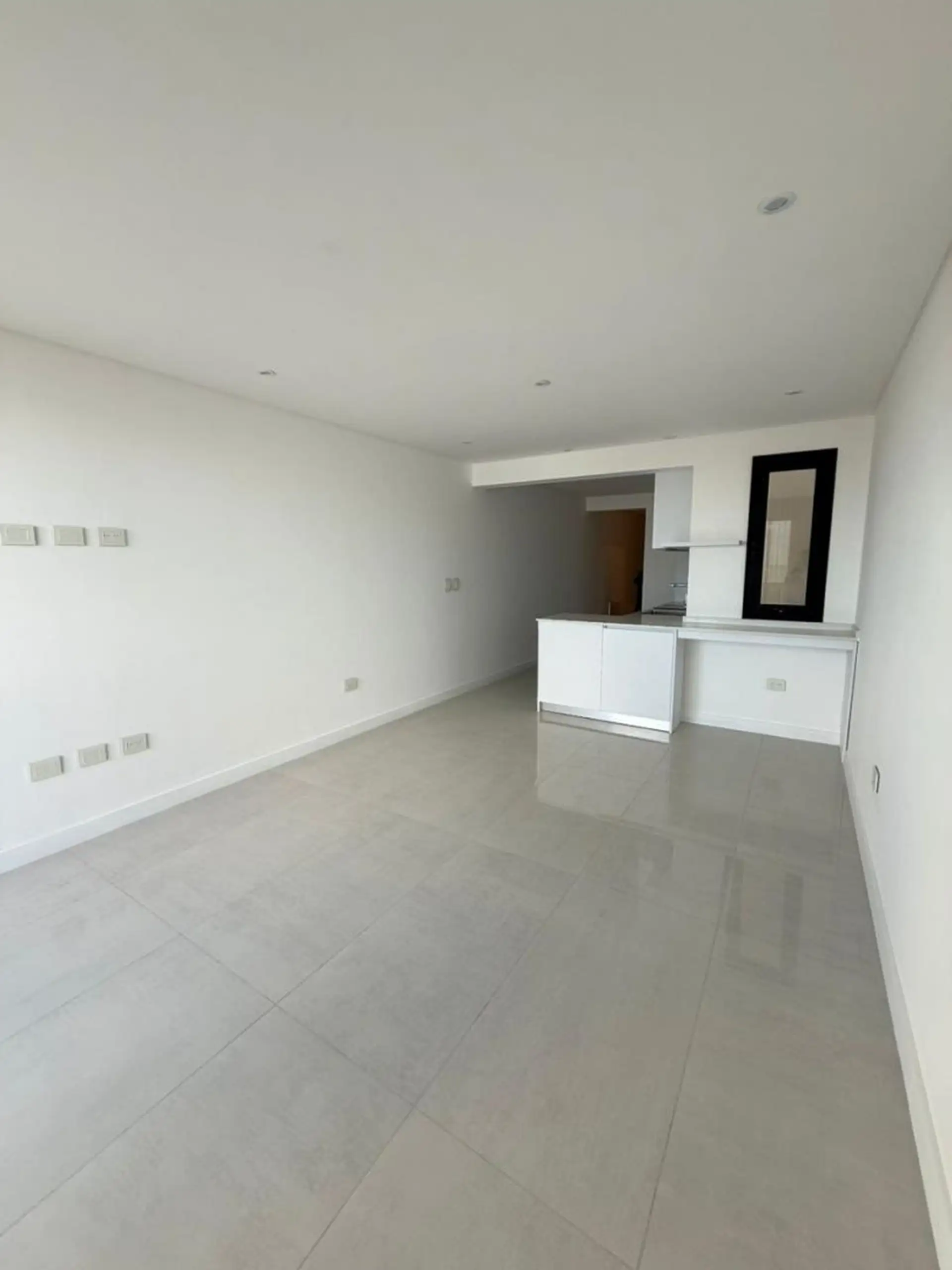 Venta semipiso 3 ambientes con cochera cubierta en Aurora del Mar I, frente al mar