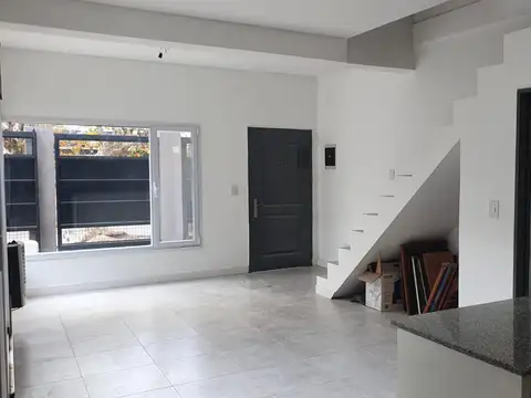 Duplex apto a crédito 4 ambientes en Lomas De Zamora