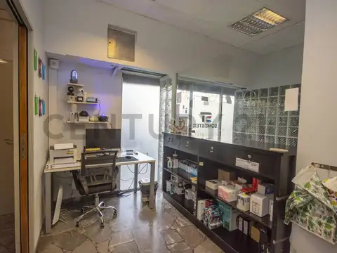 Esteban De Luca 1500, Piso 0