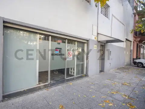 Oficina 10 ambientes con 4 baños