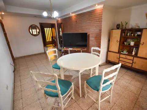 VENTA CASA APTA CREDITO 3 DORMITORIOS EN PH PATIO