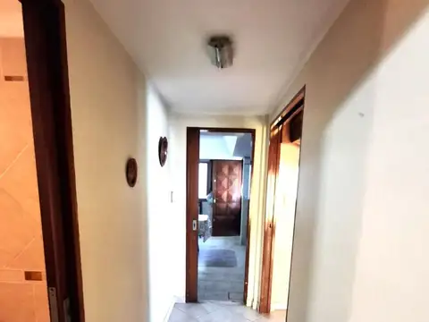 Casa 6 ambientes con 2 baños