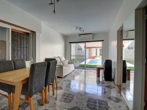 Casa 7 ambientes con 4 baños