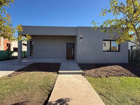 Casa  en Venta en Santa Lucia, Pilar del Este, Pilar