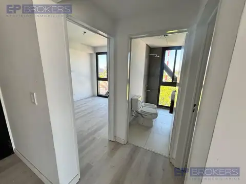 Venta departamento tres ambientes con balcón a estrenar en Boedo con cochera