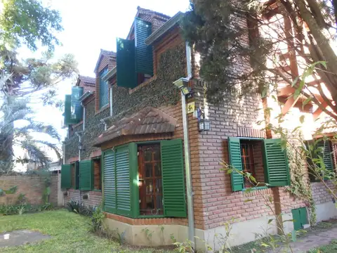 Casa - Venta - Argentina, City Bell - Calle 24 38