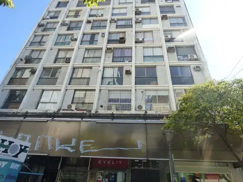 8 e/ 48 y 49 Galeria Wiliams calle 8 al 800 oficina 705 y 706