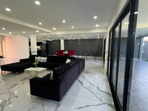 Casa en Venta en Monte Grande, USD 159.000