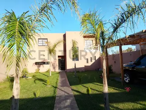 VENTA CASA 5 AMBIENTES EN MONTE GRANDE