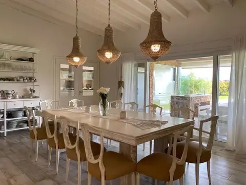 CASA EN ALQUILER TEMPORAL EN ESCOBAR