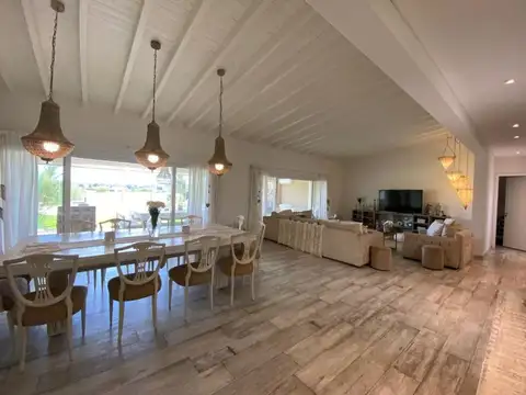 Casa en Alquiler Temporal en Haras Santa Maria, USD 3.800