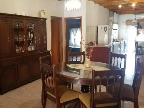 Casa 4 ambientes con 3 baños
