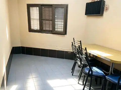 Se vende casa en excelente estado.