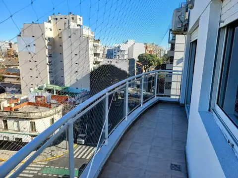 VENTA DEPTO 2 AMBIENTES FRENTE BALCON COCHERA