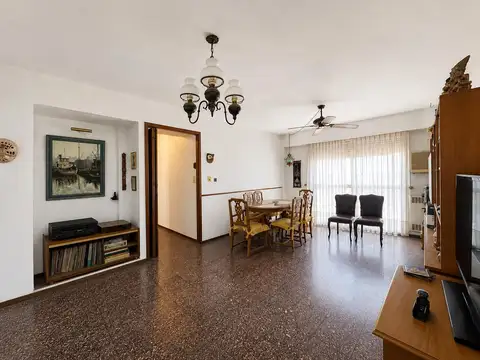 Venta de Departamento 4 Ambientes Con Cochera y Baulera en Parque Chacabuco