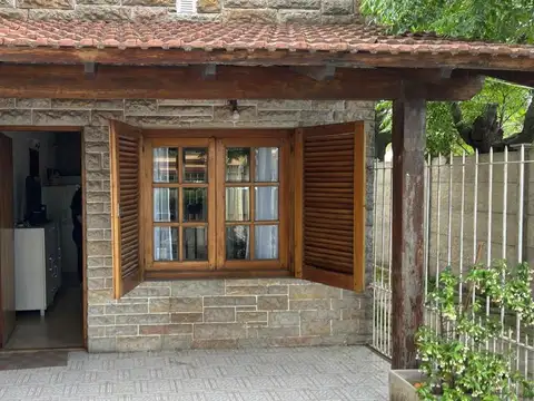 Casa y Local Comercial en venta en Tristan Suarez, Ezeiza.