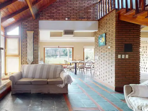 VENTA CASA 5 AMB LAS PRADERAS DE LUJAN IMPECABLE