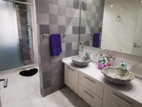 Casa 4 ambientes con 3 baños