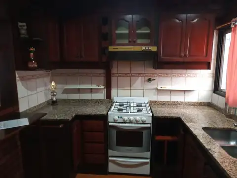 Depto Tipo Casa 3 ambientes con 1 baño