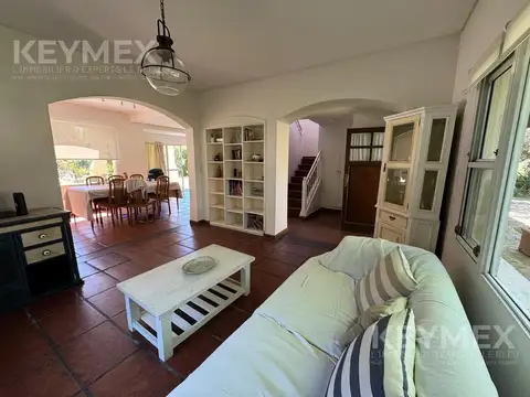 Casa en Venta con 5 cocheras