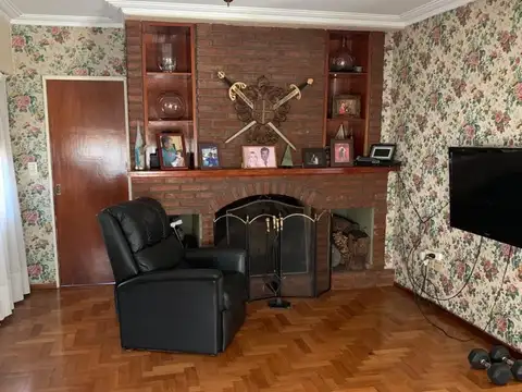 Casa 6 ambientes con 3 baños
