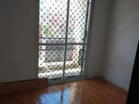 Dúplex en venta - 2 Dormitorios 1 Baño - Cochera - 102Mts2 - Tolosa