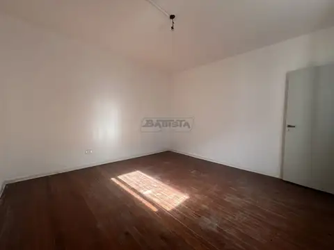 Depto Tipo Casa en Venta 60 años