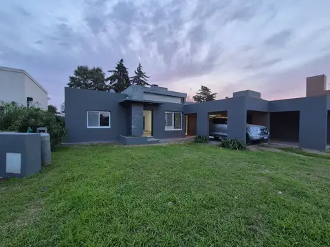 Casa en Venta en Pueblo Esther, Rosario