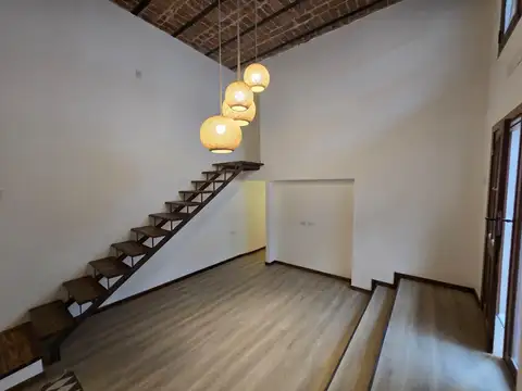 Depto Tipo Casa en Venta en Centro, USD 105.000