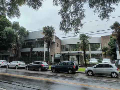 Av. Uzal al 4200