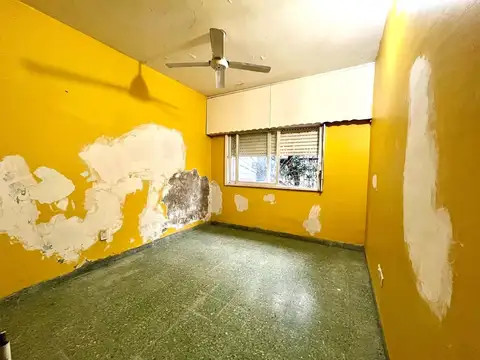 Casa 7 ambientes con 2 baños