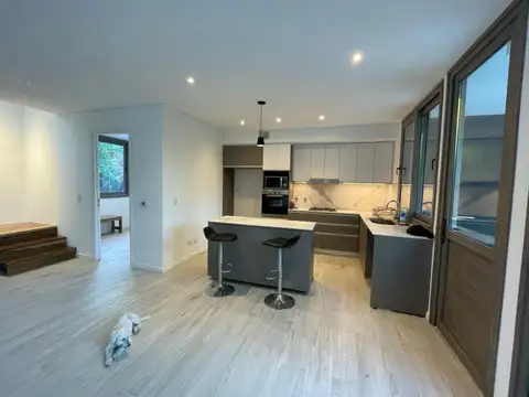 Casa en Venta en  Loma Verde con Pileta