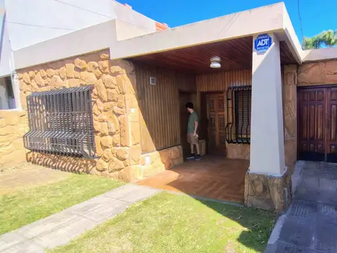 Casa en alquiler en Morón 