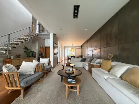 Casa en Venta en Barrio Parque, USD 480.000