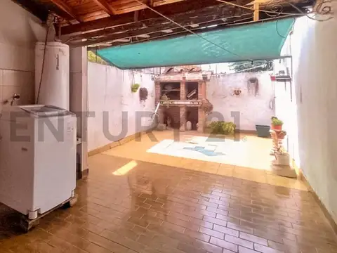 VENTA PH TRIPLEX 4 1/2 AMB C/COCHERA Y PATIO EN B° GÜEMES, HAEDO