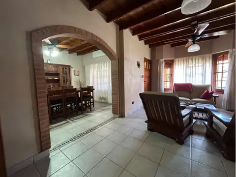 Casa en Venta con 1 cochera