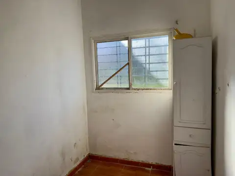 VENTA CASA EN MORON CON JARDIN