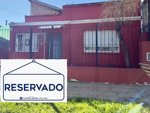 VENTA CASA EN MORON CON JARDIN