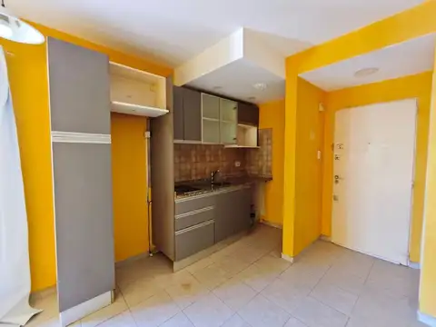 Departamento en Alquiler en Parque Chas, $ 450.000